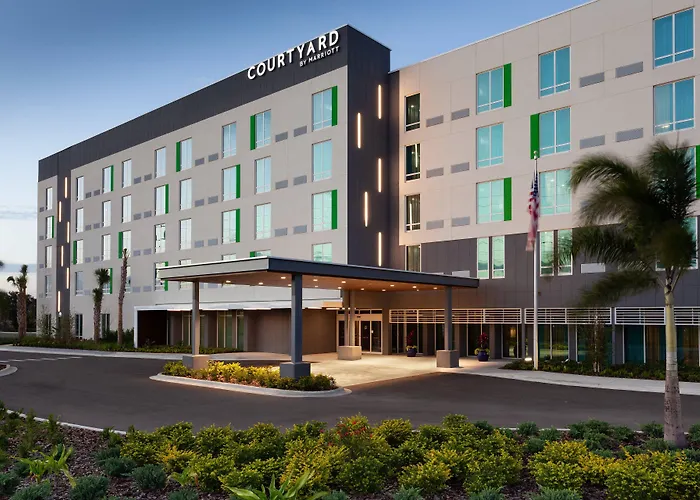 Hotel with Tennis: Courtyard By Marriott Winter Haven